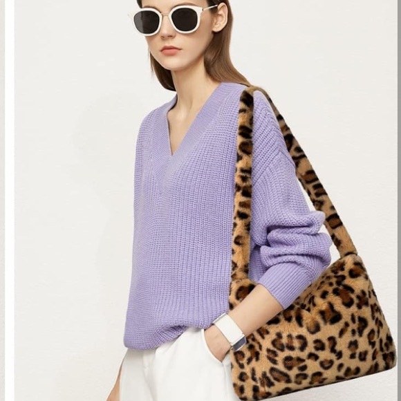 NWT Leopard Print Plush Faux Fur Tote Bag - Picture 2 of 6